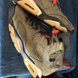 Jordan Travis Scott’s olive green